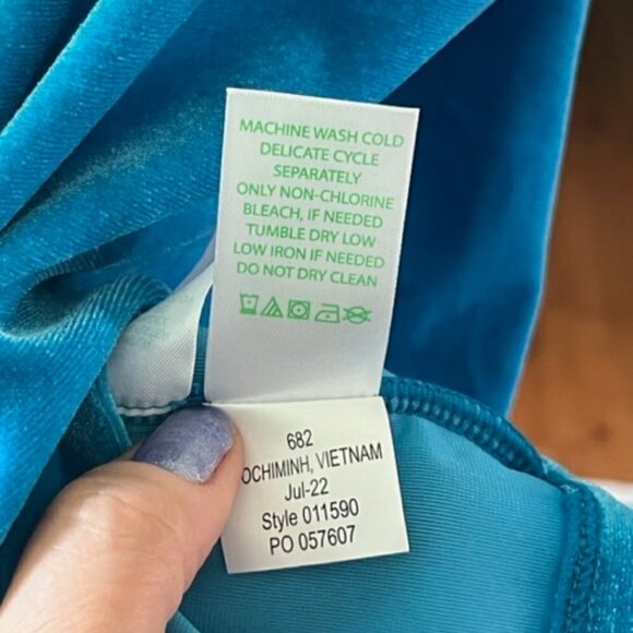 Lilly Pulitzer NWT Luxletic Cassis Bra Tank Top UPF 50+ Teal Bay Sixe Medium - Picture 13 of 13